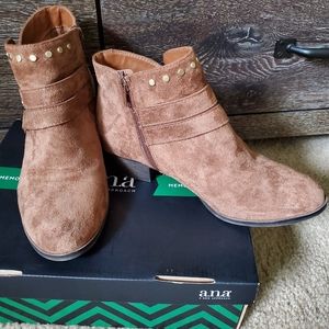 🤎Cute Booties Size 8.5🤎 FINAL PRICE DROP❣️❣️